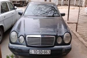 Mercedes E 320 