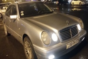 Mercedes 220 