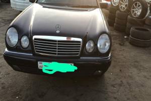 Mercedes E 300 