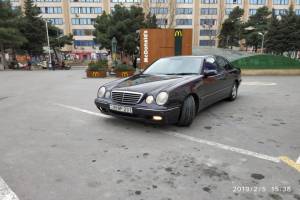 Mercedes E 220 