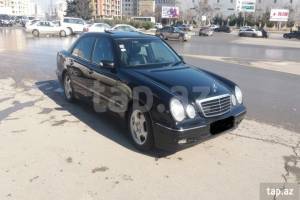 Mercedes E 320 