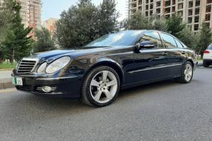 Mercedes E 220 