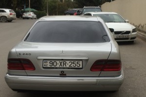 Mercedes E 240 